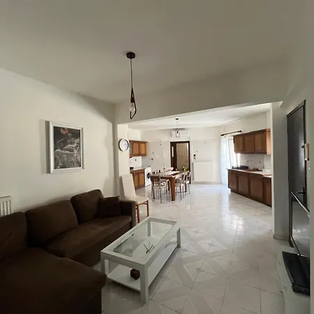 ελενειρ μεγάλο οροφοδιαμέρισμα στην Apartment
