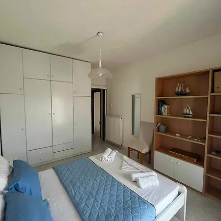 ελενειρ μεγάλο οροφοδιαμέρισμα στην Apartment *