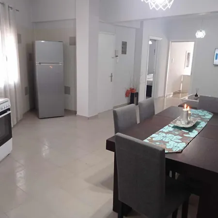 Apartamento ελενειρ μεγάλο οροφοδιαμέρισμα στην *